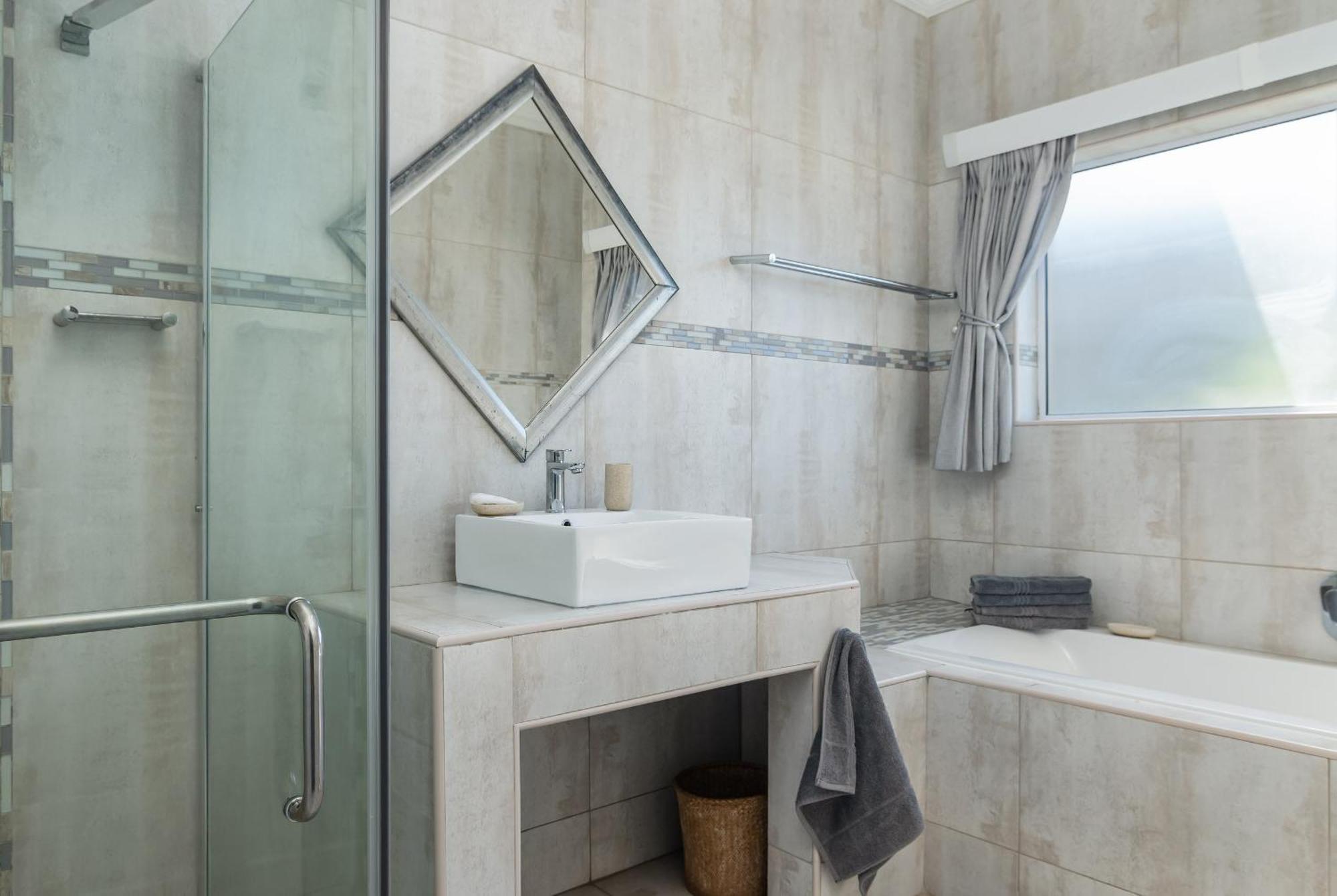 Le Rocella 4 - 2 Adults And 4 Children Only Apartman Ballito Kültér fotó